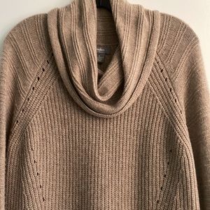 NEIMAN MARCUS cashmere sweater Size M
